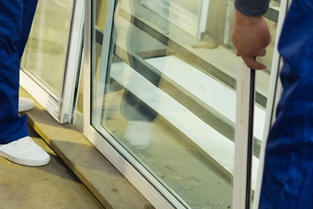 Commercial Glass Repair Technician in Riverview, FL
